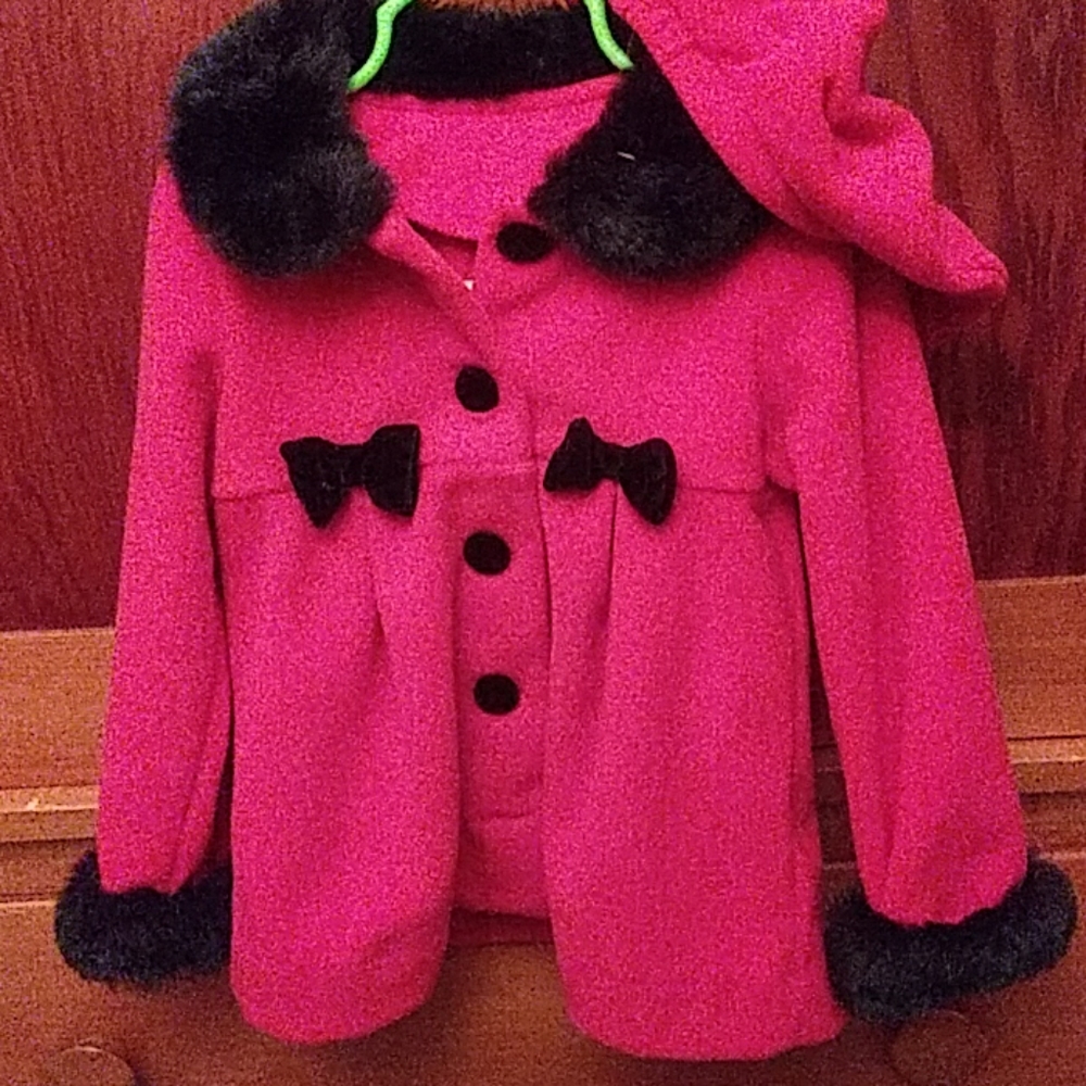 Durable red and black fur coat set.